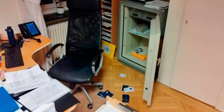 El Canciller Yván Gil Pinto denunció este miércoles que vandalizaron la sede diplomática del en Noruega. Foto tomada de redes sociales del canciller Yván Gil.