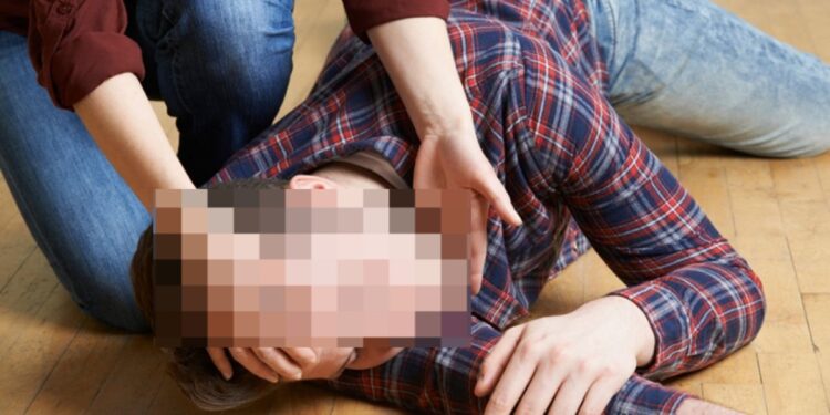 ¿Sabe cómo asistir a una persona con un ataque convulsivo?