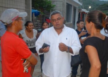 Juan Carlos Sandoval: «La abstención no es la solución, pero la presión pacífica en las calles es vital»