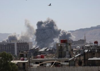 Siria: un fallecido y 18 heridos arrojó ataque israelí contra cuartel general del Estado Mayor sirio en Damasco (+Video)