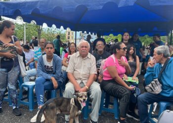 Alcaldía de San Diego atendió a 400 mascotas en macro operativo en parque La Esmeralda