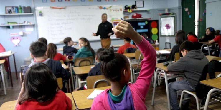 Estudio de la U. de Chile revela creencias que dificultan la educación sexual integral en escuelas