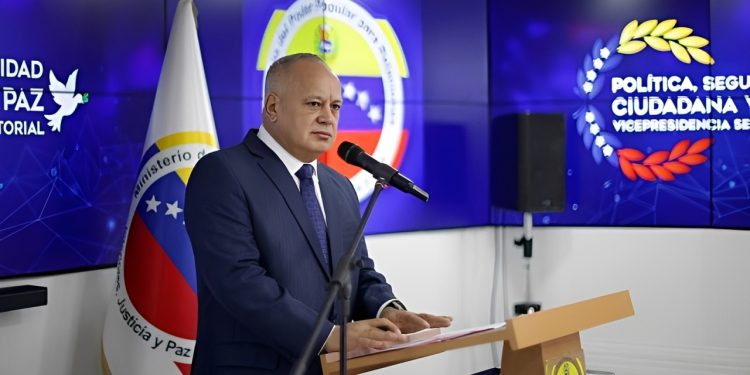 Diosdado Cabello confirma que 20 repatriados desde El Salvador estaban solicitados por la justicia venezolana