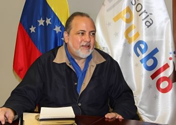 Defensor del Pueblo denuncia presunto «negocio» entre EE.UU. y El Salvador con migrantes venezolanos