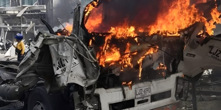 Colombia: Atentado en base aérea de Cali deja al menos cinco fallecidos y 36 heridos
