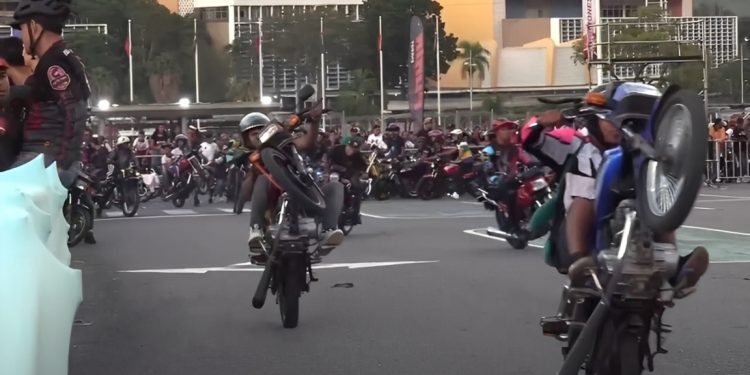 Las 5 Principales Noticias de Venezuela Hoy: Saab a los motopiruetas; “esa moda tiene que acabar”…Y MÁS.