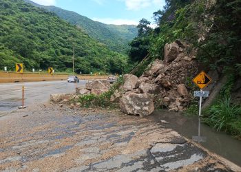 Lluvias causan estragos en la Valencia–Puerto Cabello y activan respuesta inmediata