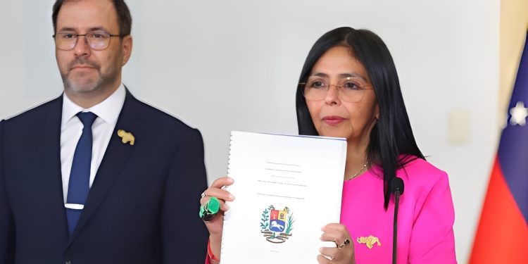 Las 5 Principales Noticias de Venezuela Hoy: Venezuela denuncia a Estados Unidos ante organismos internacionales por «agresión» a pescadores… Y MÁS.