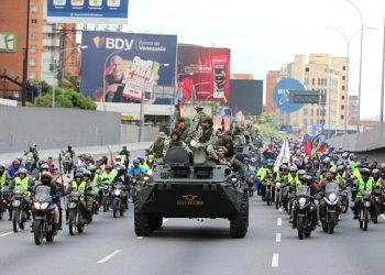 FANB tomó las calles de Caracas y otras regiones en jornada cívico-militar como respuesta al despliegue estadounidense en el Caribe