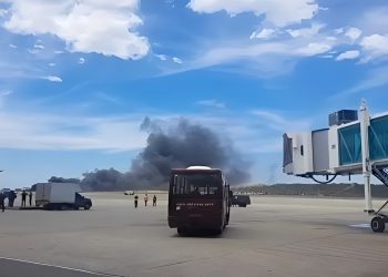 Aeronave Learjet 55, perdió el control al aterrizar en Maiquetía - La aeronave privada se precipitó a tierra en el aeropuerto este miércoles 24 de septiembre de 2025- imágen RRSS