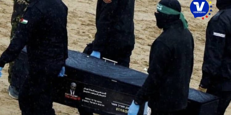 Hamás entrega a Israel 4 de los cuerpos de 28 rehenes en medio de tensa tregua humanitaria (+ Video)