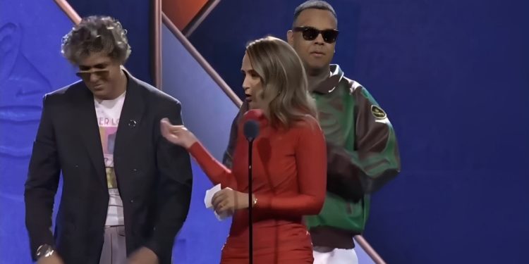 Las 5 Principales Noticias de Venezuela Hoy: “Veneka” de Rawayana y Akapellah ganan el Latin Grammy, arriba al Atlántico el USS Gerald Ford. Y MÁS…