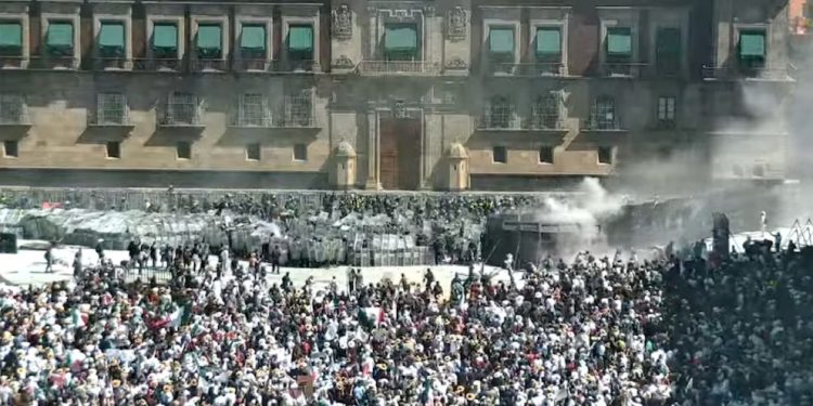 México: estalla la tensión en el Zócalo tras protesta masiva de la Generación Z contra el gobierno de Sheinbaum