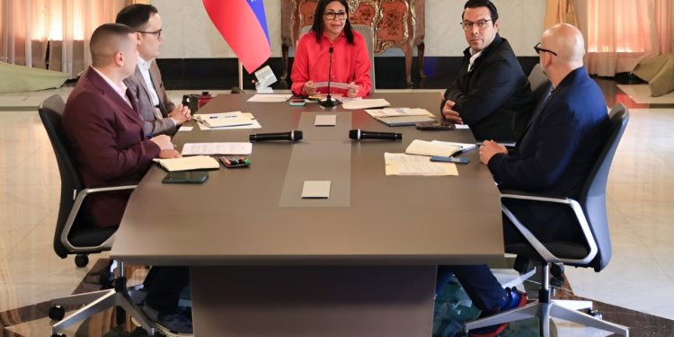 Delcy Rodríguez designa nueva Ministra de Salud y Presidenta de CIIP