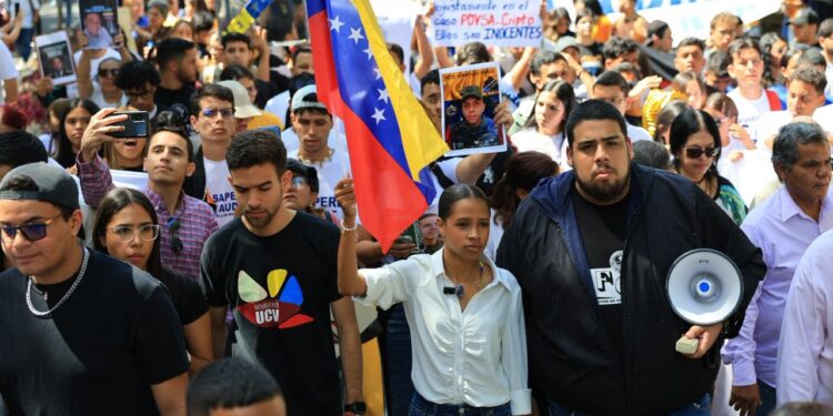 Estudiantes de la FCU UCV salieron este martes a las calles de Caracas
