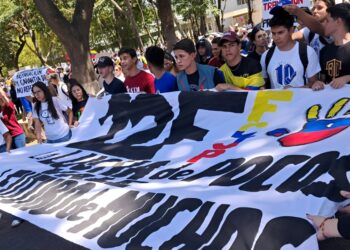 Las 5 Principales Noticias de Venezuela Hoy: Estudiantes tomaron las calles masivamente este jueves exigiendo «Que Sean Todos», la liberación de los Presos Políticos. Y MÁS…