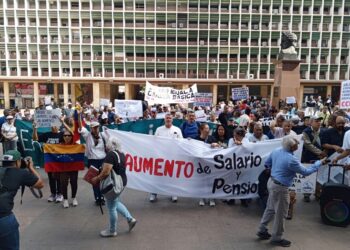Las 5 Principales Noticias de Venezuela Hoy: Trabajadores y Pensionados protestaron mejores ingresos, en libertad dos últimos periodistas que se encontraban encarcelados. Y MÁS…