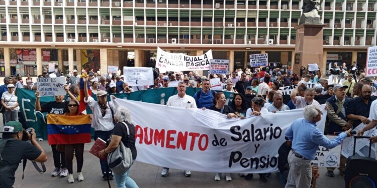 Las 5 Principales Noticias de Venezuela Hoy: Trabajadores y Pensionados protestaron mejores ingresos, en libertad dos últimos periodistas que se encontraban encarcelados. Y MÁS…