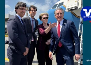 Doug Burgum, secretario del Interior de EEUU, visita Caracas (+ Video)