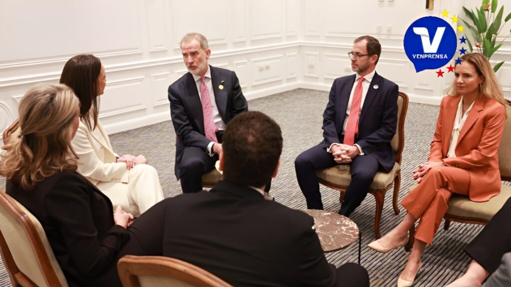 En el marco de las actividades por la toma de posesión de José Antonio Kast en Chile, María Corina Machado sostuvo un encuentro con el rey Felipe VI de España,
