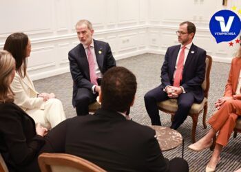 En el marco de las actividades por la toma de posesión de José Antonio Kast en Chile, María Corina Machado sostuvo un encuentro con el rey Felipe VI de España,