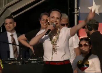 Un enorme lleno en La Puerta del Sol desbordado en apoyo a María Corina Machado y Edmundo González, tras convocatoria de la líder opositora (+ Video)
