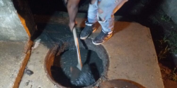 Carabobo: Emergencia sanitaria en el Municipio Miranda: Colapso de cloacas en la comunidad de «Curazaito» afecta la salud de sus habitantes