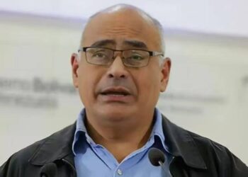 Carlos Alvarado es nombrado nuevo ministro de Salud