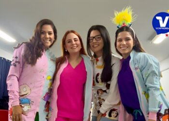 Las Odontólogas investigadoras de la Universidad de Carabobo, en plena acción académica investigativa en la Unidad Educativa Lisandro Ramírez de Valencia estado Carabobo-Mayo 2026-Edición prensa Venprensa-SNNV.