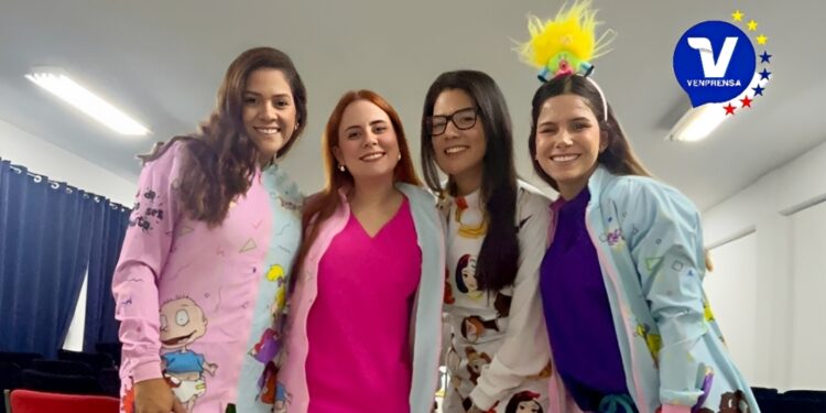 Las Odontólogas investigadoras de la Universidad de Carabobo, en plena acción académica investigativa en la Unidad Educativa Lisandro Ramírez de Valencia estado Carabobo-Mayo 2026-Edición prensa Venprensa-SNNV.