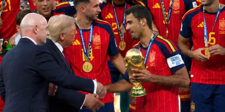 España Campeón FIFA 2026-Presidente Donald Trump entregó la Copa FIFA al esuipo campeón de España- Imágen @WhiteHouse