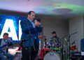 Fian paralizó Valencia interpretando a Armando Manzanero