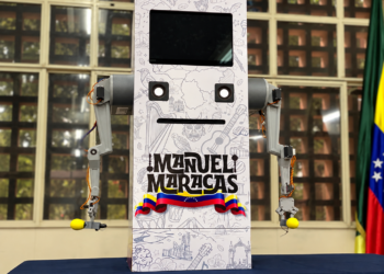 Lara: Estudiantes larenses deslumbran en la UCLA con el robot «Manuel Maracas», una innovadora apuesta de robótica y folklore