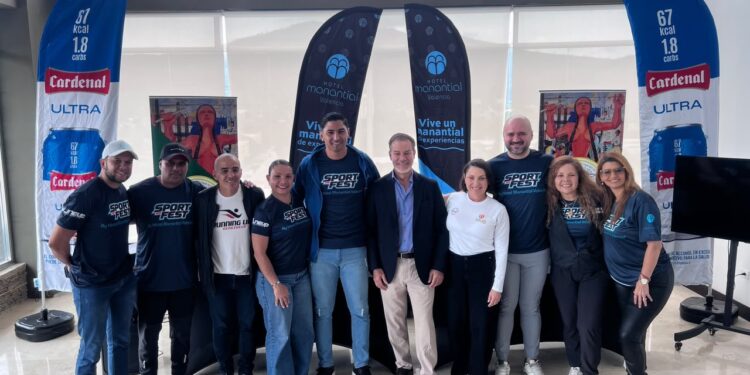 Roberth Herrera, Jonathan López, Héctor Sánchez, Dayana Castillo, Víctor Marsicobetre, Alberto Julio Manosalva, Támira Rodríguez de Manosalva, Jhonnan Oropeza, Geraldine Giliberti y Karina Gutiérrez.