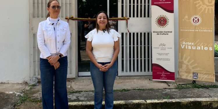Galería Luisa Palacios se llenó de color con nueva edición del Salón de Pintura Universitaria Elsa Gramcko UC 2026